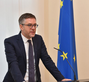 Chef der Staatskanzlei Kirsch am Rednerpult